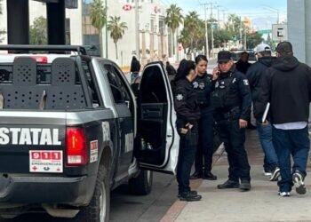 Por denuncia de Contraloría Sonora, Fiscalía Anticorrupción detiene a gestores con presunta documentación falsa (VIDEOS)