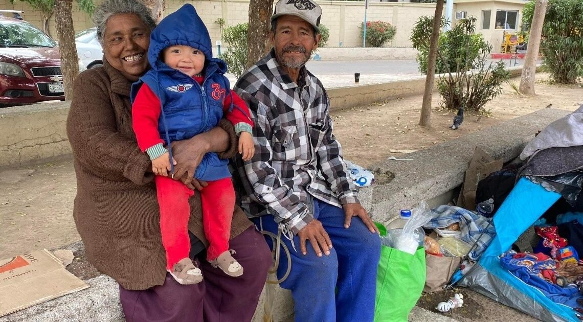 José González pasa las festividades decembrinas hospitalizado por quemadura; su familia se mantiene unida ante las adversidades