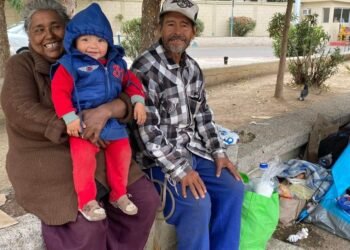 Juan González pasa las festividades decembrinas hospitalizado por quemadura; su familia se mantiene unida ante las adversidades