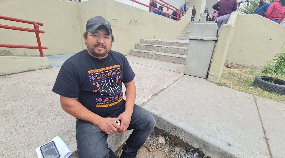Ezequiel pasa Navidad en hospital porque su bebé recién nacido requirió atención por problemas respiratorios