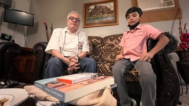 El cronista y el niño: comparten la pasión por la historia de Hermosillo El cronista y el niño: comparten la pasión por la historia de Hermosillo