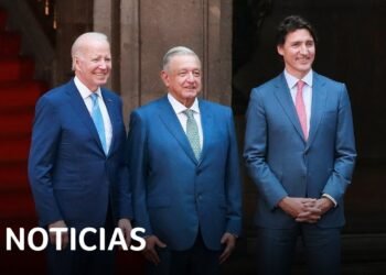 La migración se apodera de la cumbre de 'los tres amigos' | Noticias Telemundo