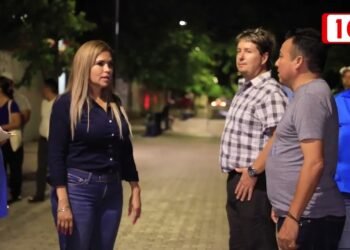 Lili Campos inaugura la luminaria 6 mil en la 5ta Avenida de Playa del Carmen