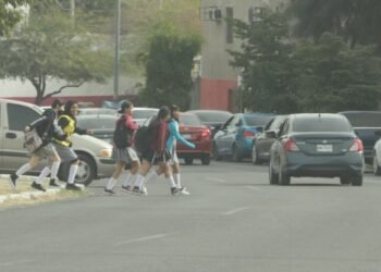 Hermosillo: Consideran cruce peligroso Luis Encinas y Bobadilla