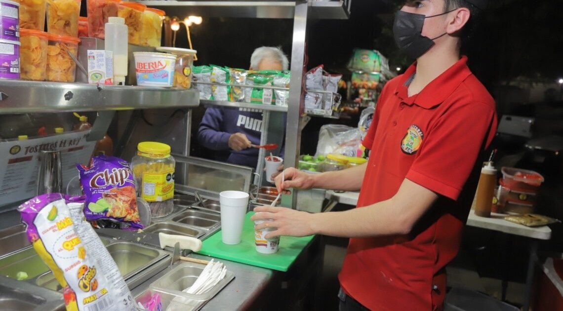 Hermosillo: Esta carreta de botanas es famosa en Tik Tok y está en la plaza Zaragoza Hermosillo: Esta carreta de botanas es famosa en Tik Tok y está en la plaza Zaragoza