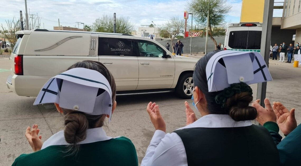 VIDEO: Dan el último adiós en Isssteson e IMSS a Francisco Raúl Pacheco