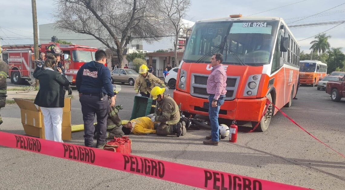 Motociclista se impacta contra camión urbano en Hermosillo Motociclista se impacta contra camión urbano en Hermosillo