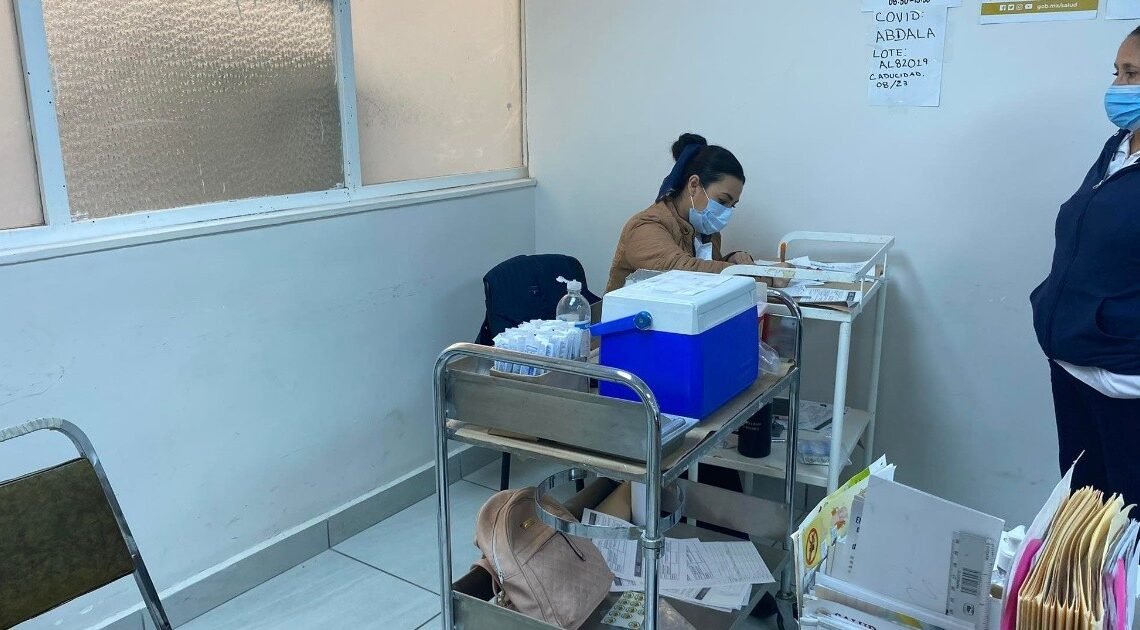 Registran centros de vacunación contra Covid-19 baja afluencia durante segundo día de jornada