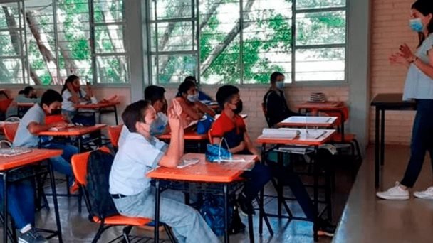 Regresarán a clases escuelas que habían suspendido actividades en Sinaloa Regresarán a clases escuelas que habían suspendido actividades en Sinaloa