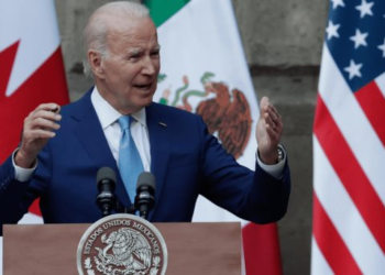 Ahora desde el AICM, Joe Biden se despide de México