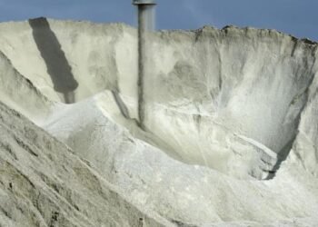 Existen tres empresas interesadas en invertir en producción de litio