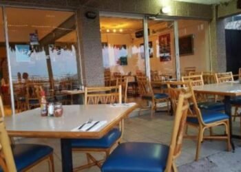 Restauranteros contemplan alza de precios en primeros meses
