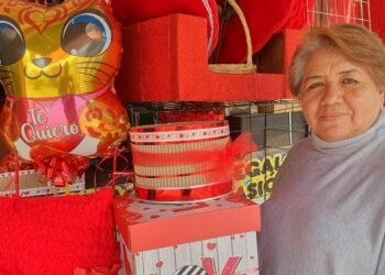 Prepara la señora Glafeve su negocio para San Valentín 