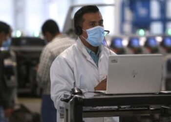 Casi la mitad de trabajadores formales carece de salarios suficientes