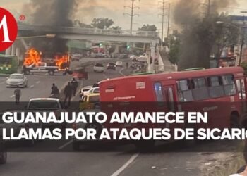 Noche de narcobloqueos, incendios y balaceras en Guanajuato