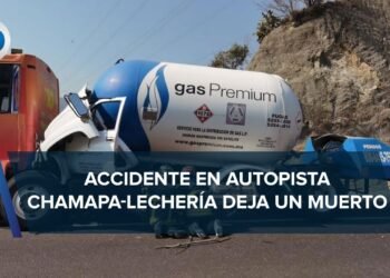 Pipa de gas LP se impacta con autobús en la autopista Chamapa-Lechería; hay un muerto