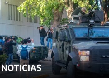 Las noticias de la mañana, viernes 6 de enero de 2023 | Noticias Telemundo