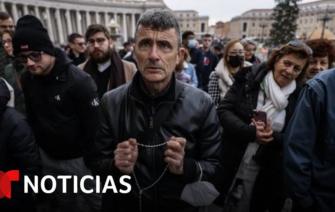 Las noticias de la mañana, lunes 2 de enero de 2023 | Noticias Telemundo