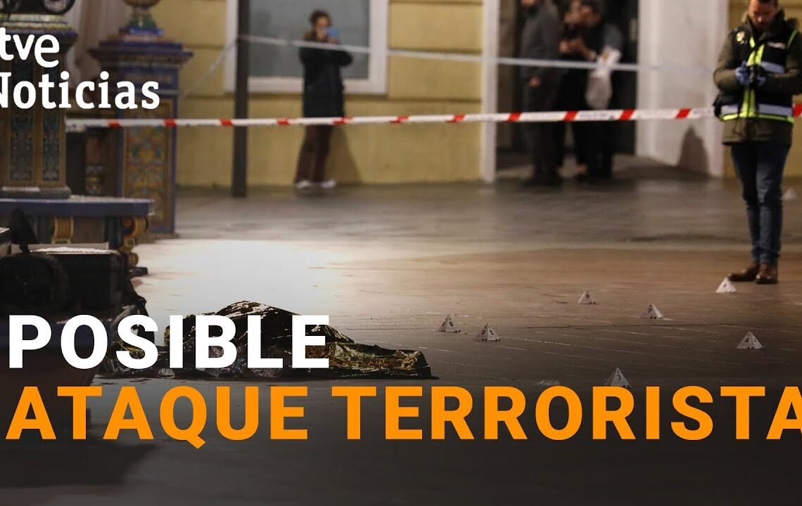 ALGECIRAS: Un HOMBRE ATACA con un ARMA BLANCA y deja un MUERTO y VARIOS HERIDOS | RTVE Noticias