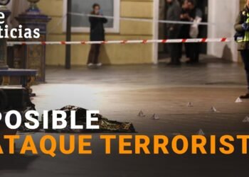 ALGECIRAS: Un HOMBRE ATACA con un ARMA BLANCA y deja un MUERTO y VARIOS HERIDOS | RTVE Noticias