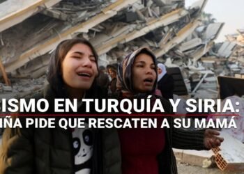 Niña suplica a los SOLDADOS que rescaten a  su mamá tras SISMO en Turquía | DESGARRRADOR