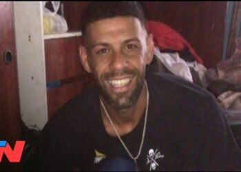EL MONSTRUO DE MERLO: Buscan desesperadamente a un hombre acusado de tortura a su hijastra