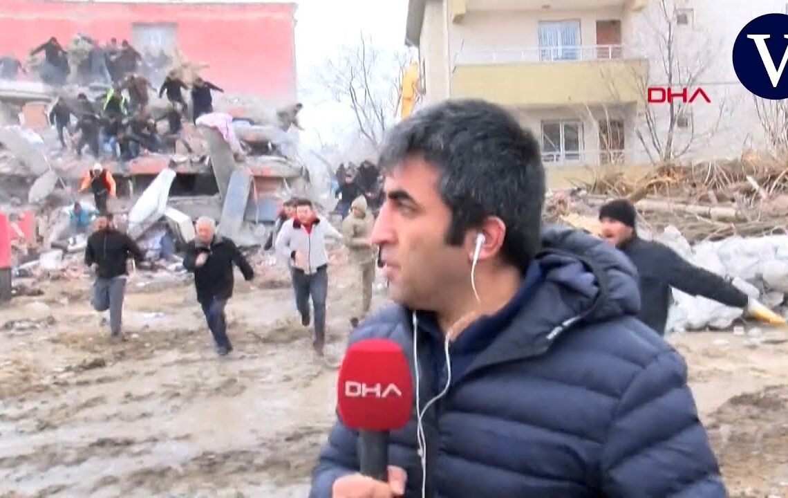 Un periodista, sorprendido en directo por una réplica del terremoto en Turquía: “Filma ese lugar”