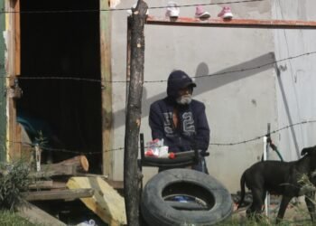 Hermosillo: En las invasiones enfrentan las bajas temperaturas como pueden