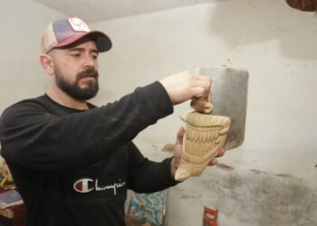 José Francisco hace máscaras desde hace más de dos décadas