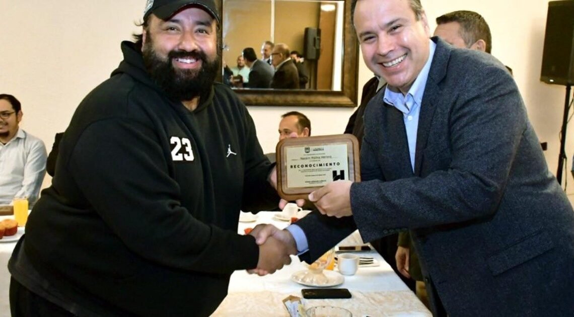 Hermosillo: Reconoce Antonio Astiazarán a cronistas deportivos Hermosillo: Reconoce Antonio Astiazarán a cronistas deportivos