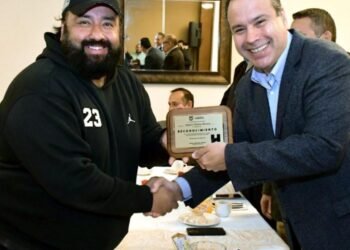 Hermosillo: Reconoce Antonio Astiazarán a cronistas deportivos