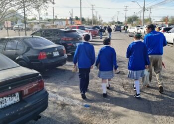 Hermosillo: En la zona del Centro de Gobierno hay parquímetros virtuales, pero no hay banquetas