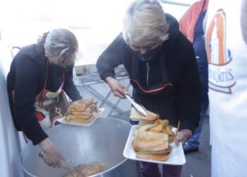 Más de 10 mil tamales se prepararon para la kermés en beneficio de la parroquia de Nuestra Señora de la Candelaria