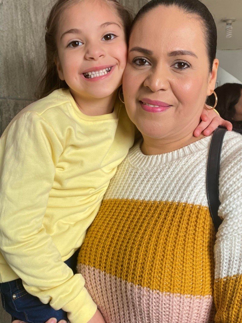 Luz Evelia y su hija Monserrat Valenzuela Luz Evelia y su hija Monserrat Valenzuela