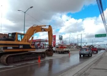 Agua de Hermosillo inició reparación de drenaje colapsado en Solidaridad y Colosio