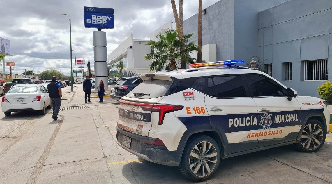 Asaltan comercio en Paseo Las Quintas y Colosio; se llevaron más de 100 mil pesos Asaltan comercio en Paseo Las Quintas y Colosio; se llevaron más de 100 mil pesos