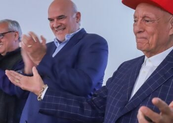 Nombran Sergio Maldonado al gimnasio de la Nacameri entre aplausos y de manera unánime