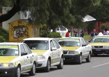 Detienen a hombres que usaban un taxi para abusar de mujeres