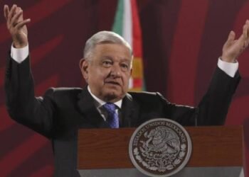 “Puros mapaches electorales”: AMLO a dirigentes de marcha por el INE