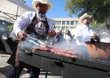 Hermosillo buscará hoy conquistar el Récord Guinness con la “Carne asada más grande del mundo”