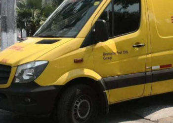 Asaltan a conductor que transportaba paquetería