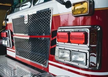 Bomberos de Hermosillo atiende reporte de incendio en una casa ubicada en la colonia Modelo