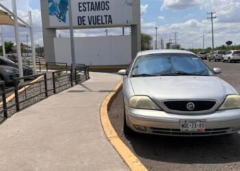¿Cuál es la multa por estacionarse en zonas prohibidas?