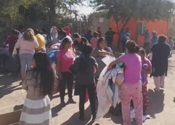 familias en Las Palmitas reciben donativos