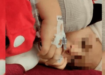 Isabella se recupera de su operación de oído; madre agradece apoyo