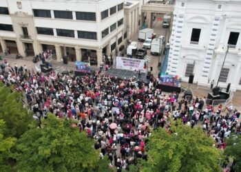Marcha del INE: Manifestantes en Hermosillo rechazan el Plan B electoral