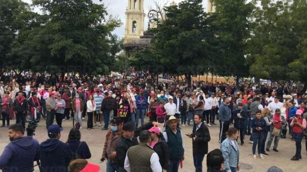 Hermosillenses se manifiestan en defensa del INE Hermosillenses se manifiestan en defensa del INE