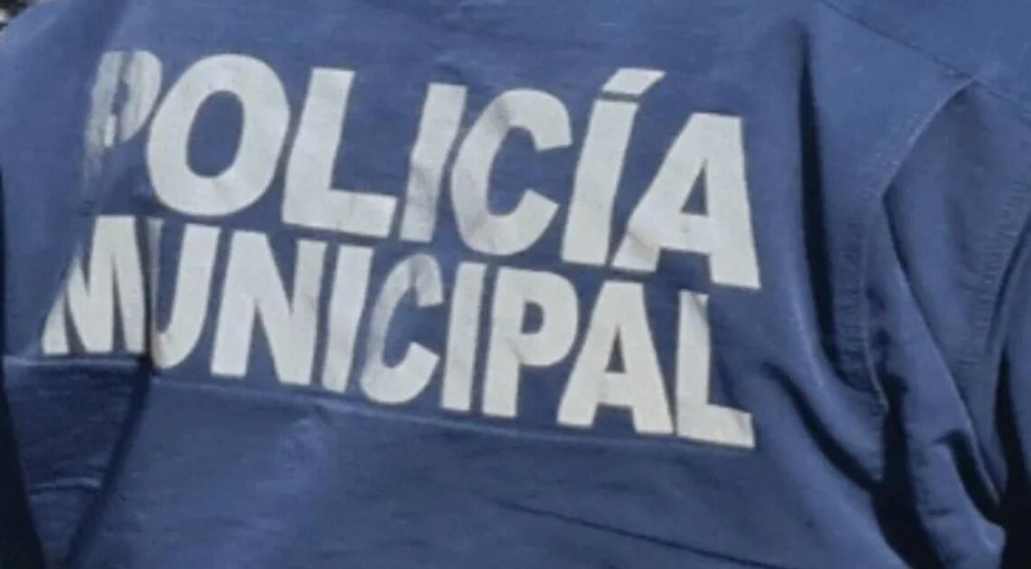 Policía de Hermosillo auxilio a menor que terminó inconsciente tras accidentarse en secundaria del Ejido El Triunfo Policía de Hermosillo auxilio a menor que terminó inconsciente tras accidentarse en secundaria del Ejido El Triunfo