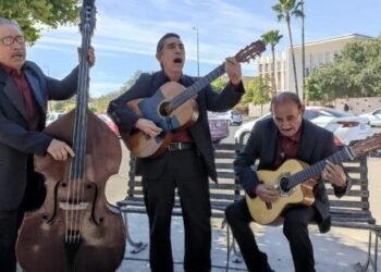 Tríos siguen dando vida al romanticismo en Hermosillo