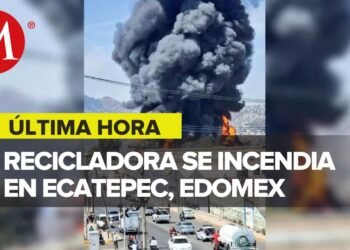 Fuerte incendio consume recicladora en Xalostoc, Ecatepec